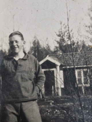 1934